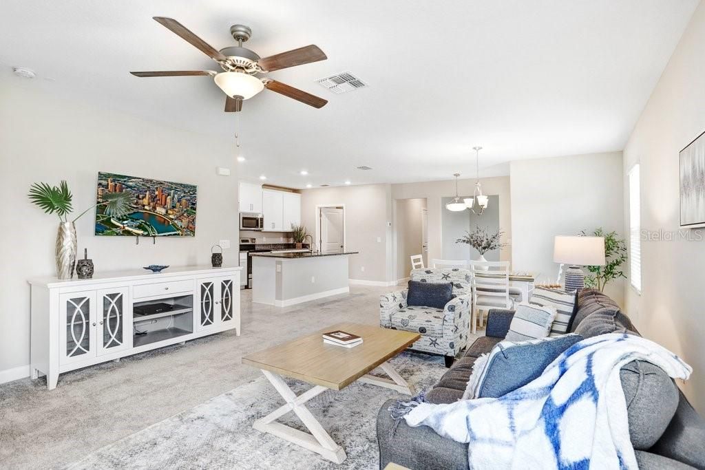 待售: $274,500 (2 贝兹, 2 浴室, 1614 平方英尺)