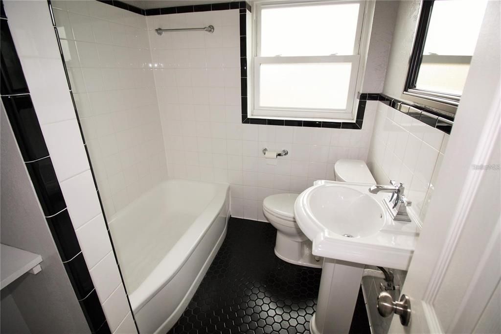 出租: $2,475 (3 贝兹, 2 浴室, 1664 平方英尺)