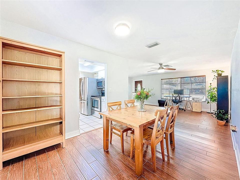 For Sale: $583,000 (3 beds, 2 baths, 2006 Square Feet)