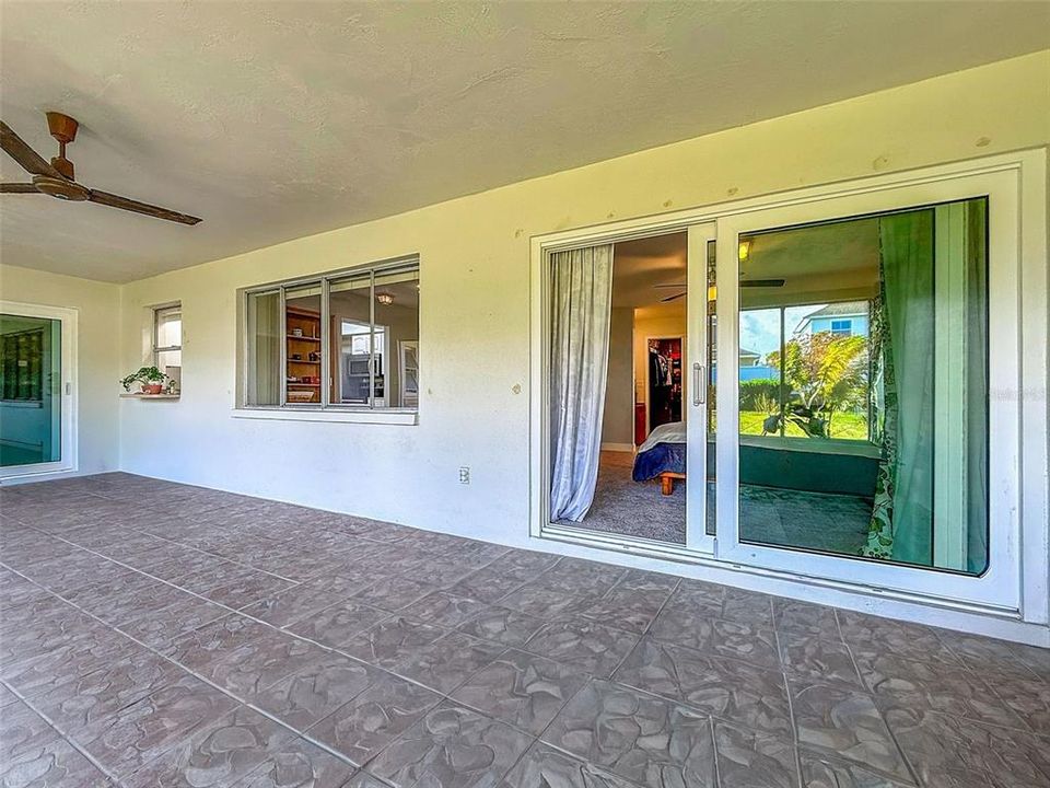 For Sale: $583,000 (3 beds, 2 baths, 2006 Square Feet)