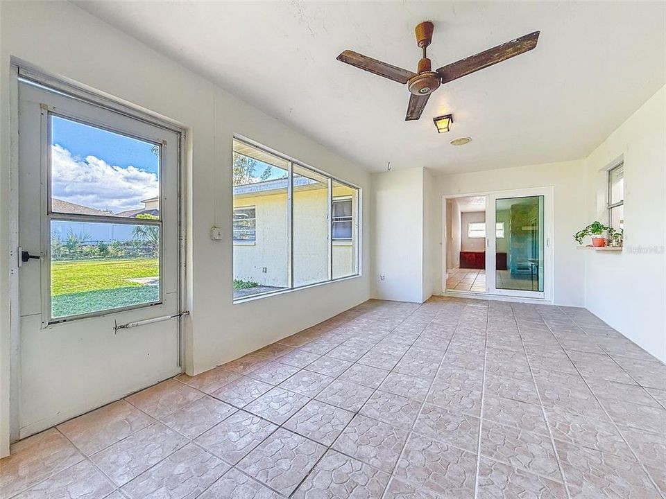 For Sale: $583,000 (3 beds, 2 baths, 2006 Square Feet)