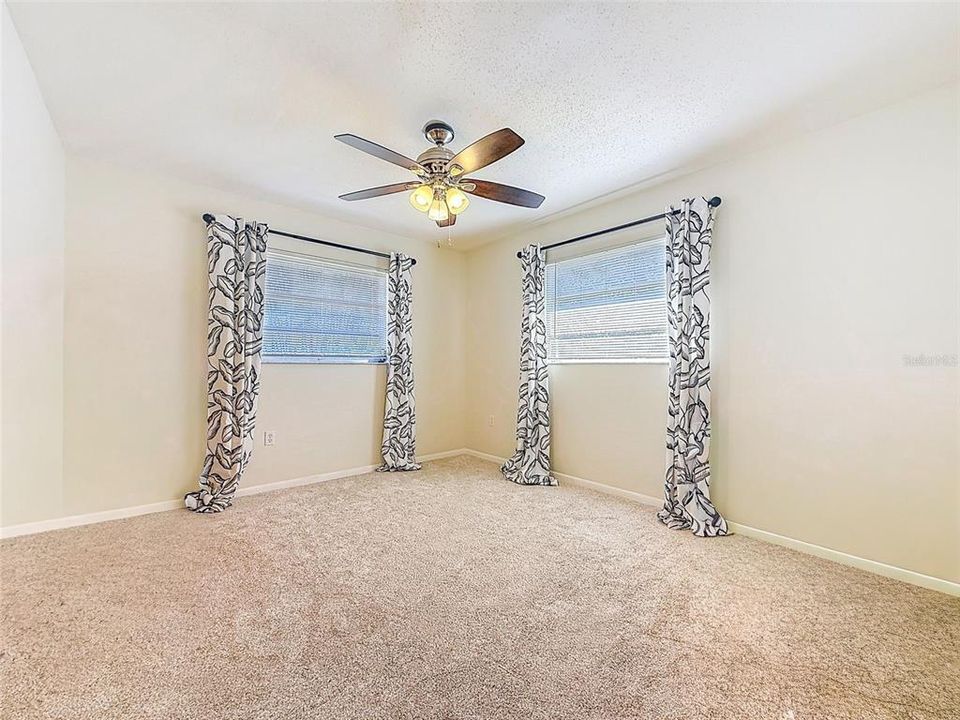 For Sale: $583,000 (3 beds, 2 baths, 2006 Square Feet)