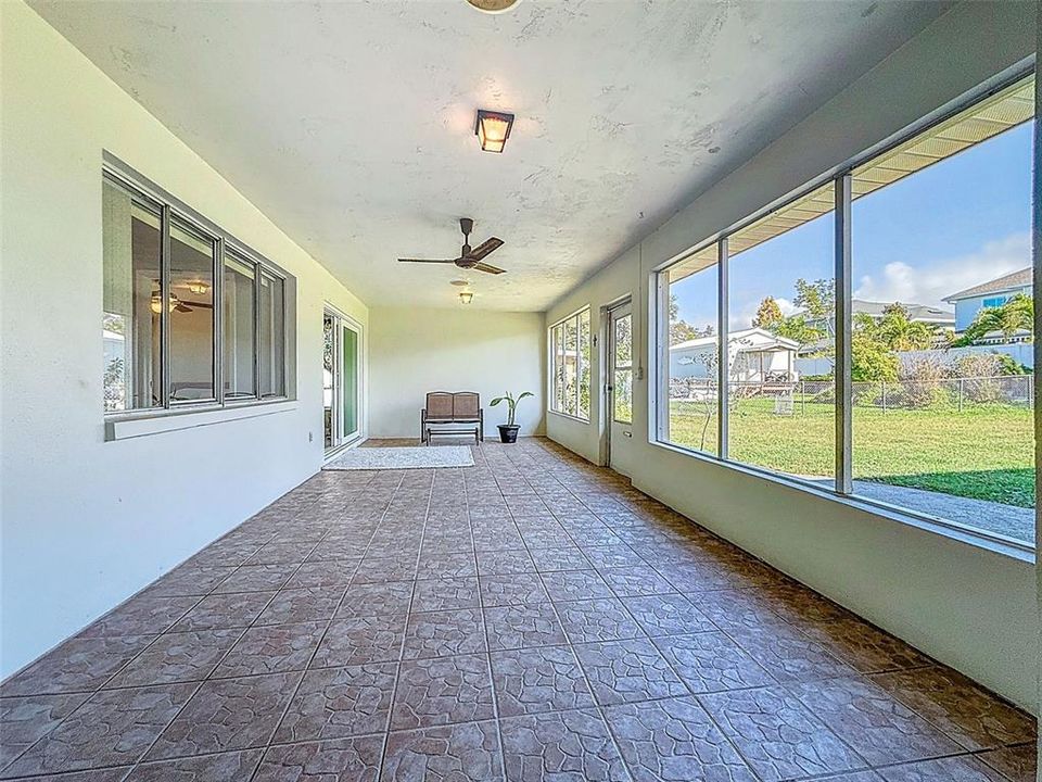 For Sale: $583,000 (3 beds, 2 baths, 2006 Square Feet)