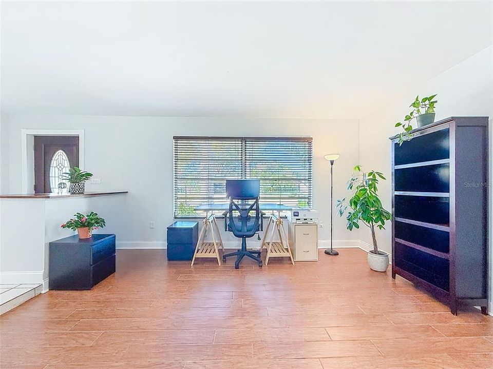 For Sale: $583,000 (3 beds, 2 baths, 2006 Square Feet)