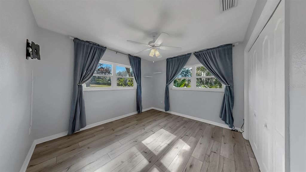 На продажу: $1,299,000 (5 спален, 2 ванн, 2714 Квадратных фут)