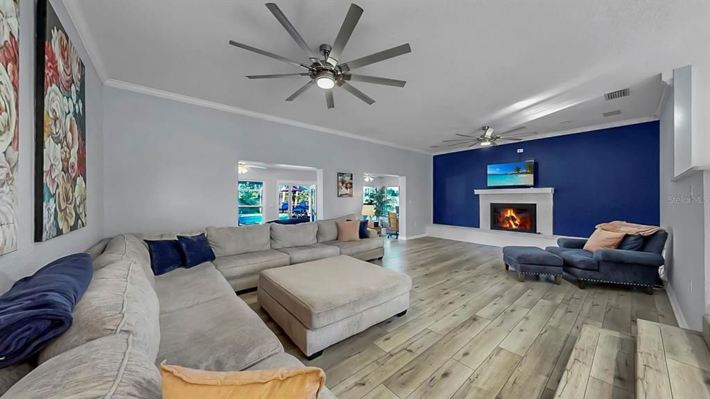 На продажу: $1,299,000 (5 спален, 2 ванн, 2714 Квадратных фут)