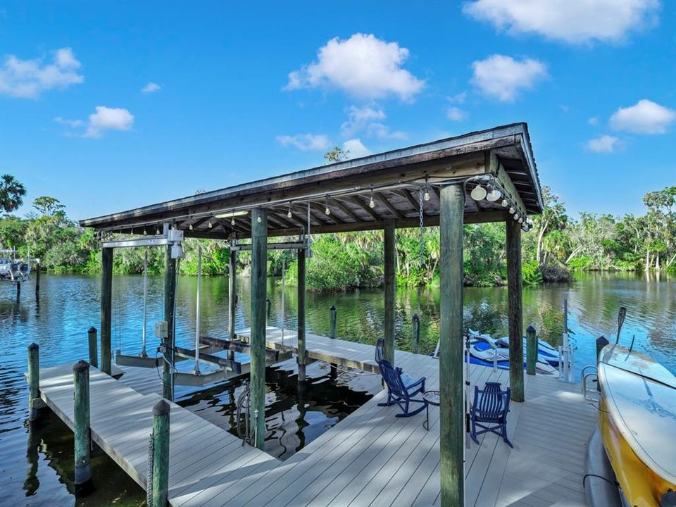 На продажу: $1,299,000 (5 спален, 2 ванн, 2714 Квадратных фут)