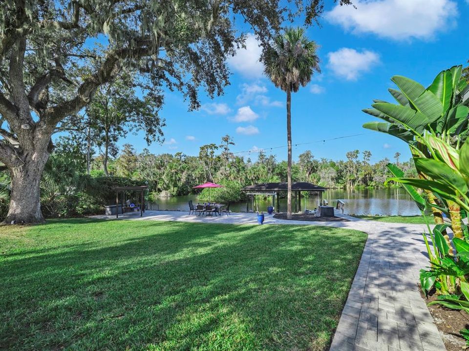 На продажу: $1,299,000 (5 спален, 2 ванн, 2714 Квадратных фут)