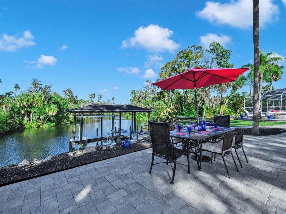 На продажу: $1,299,000 (5 спален, 2 ванн, 2714 Квадратных фут)