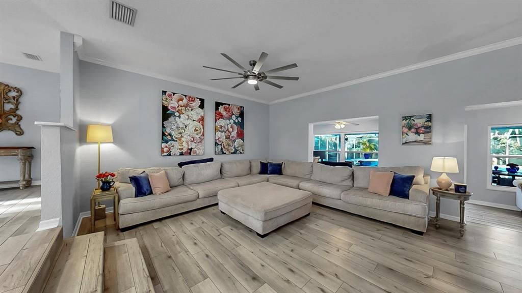 На продажу: $1,299,000 (5 спален, 2 ванн, 2714 Квадратных фут)