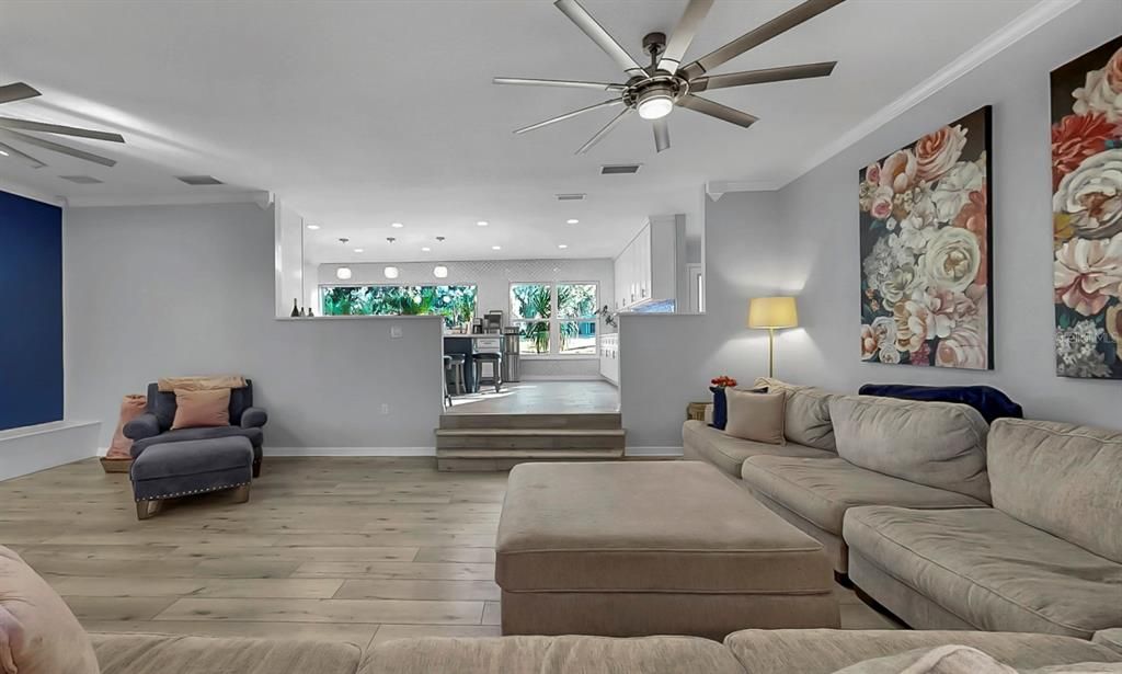 На продажу: $1,299,000 (5 спален, 2 ванн, 2714 Квадратных фут)