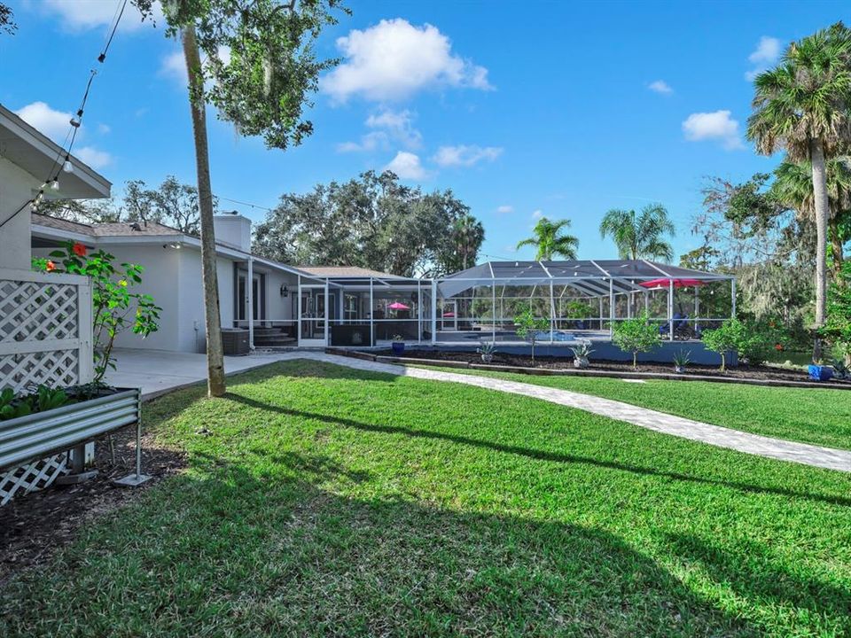 На продажу: $1,299,000 (5 спален, 2 ванн, 2714 Квадратных фут)