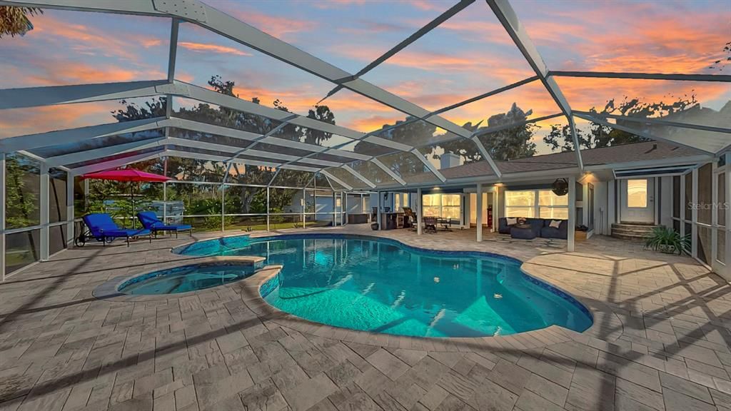 На продажу: $1,299,000 (5 спален, 2 ванн, 2714 Квадратных фут)