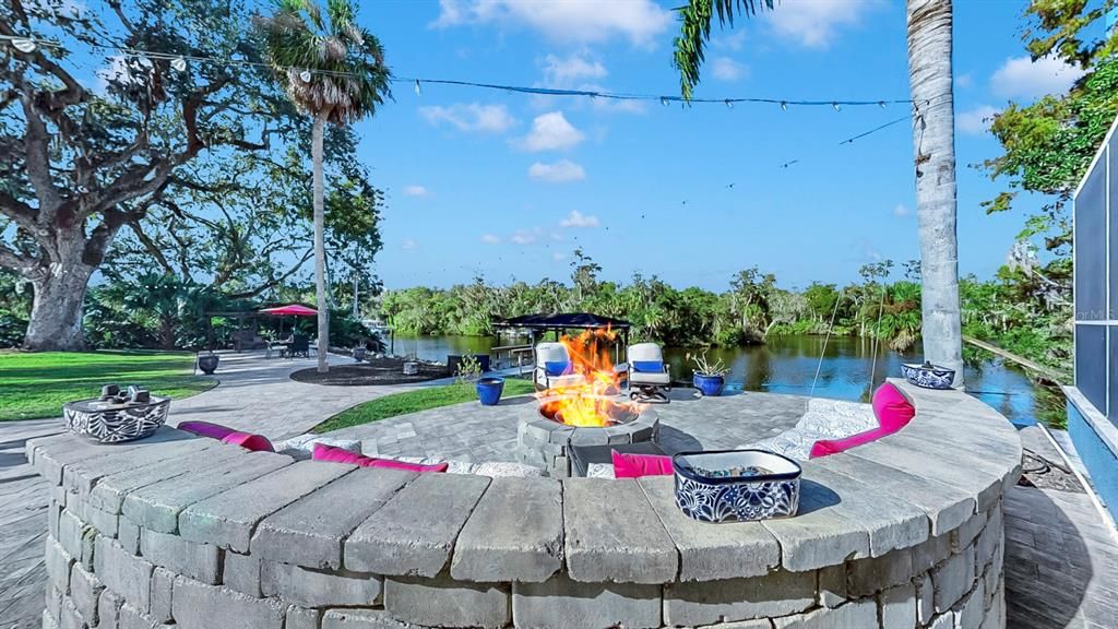 На продажу: $1,299,000 (5 спален, 2 ванн, 2714 Квадратных фут)