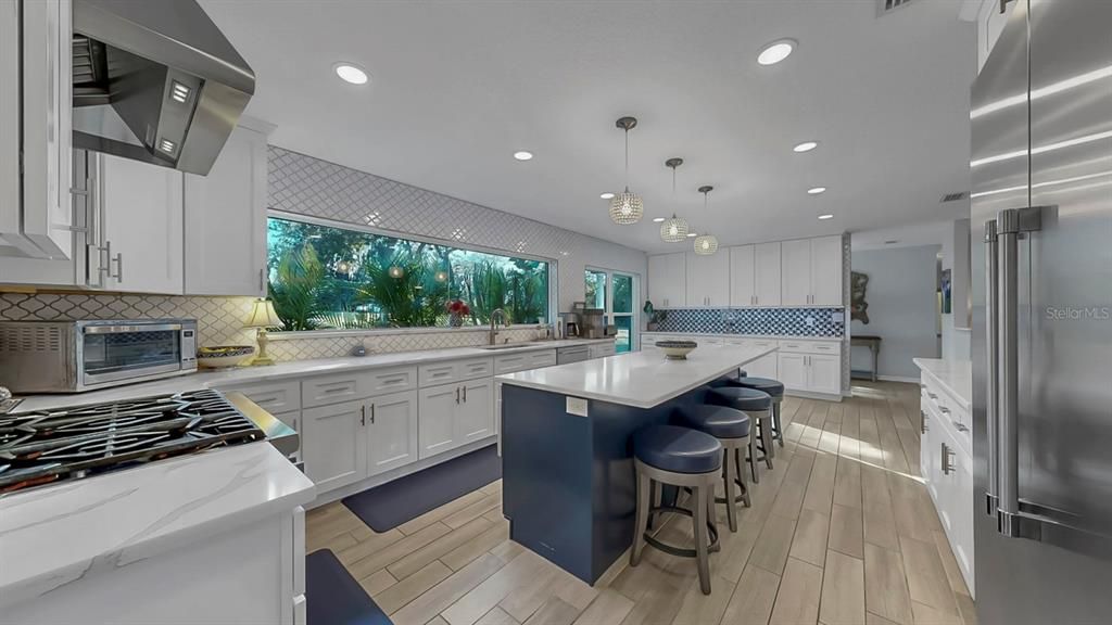 На продажу: $1,299,000 (5 спален, 2 ванн, 2714 Квадратных фут)