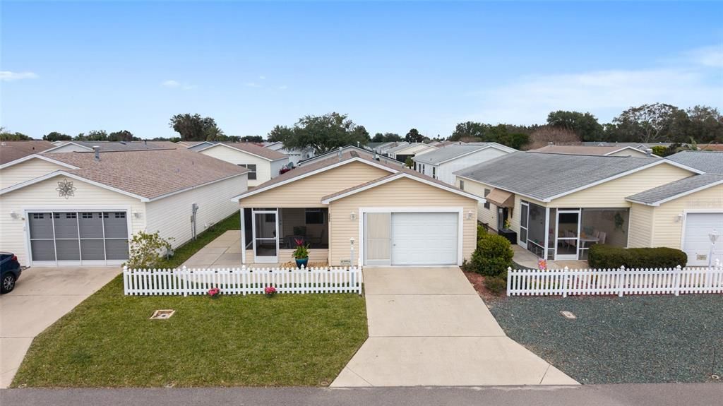 For Sale: $249,000 (2 beds, 2 baths, 1188 Square Feet)