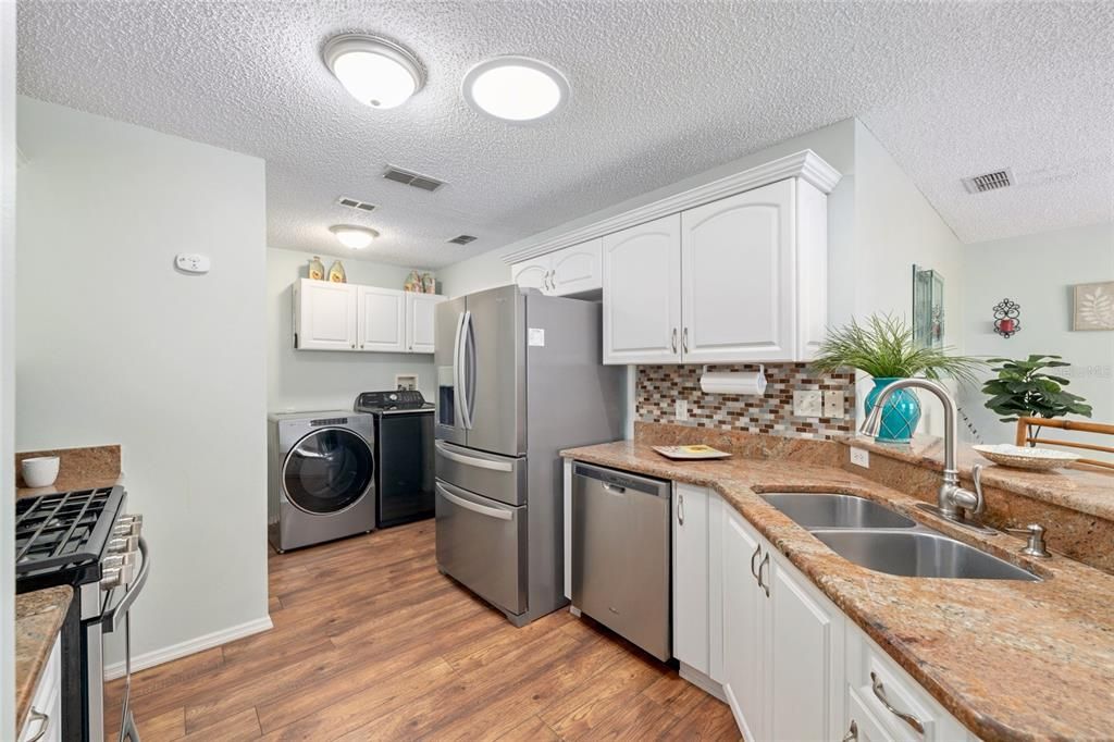 For Sale: $249,000 (2 beds, 2 baths, 1188 Square Feet)