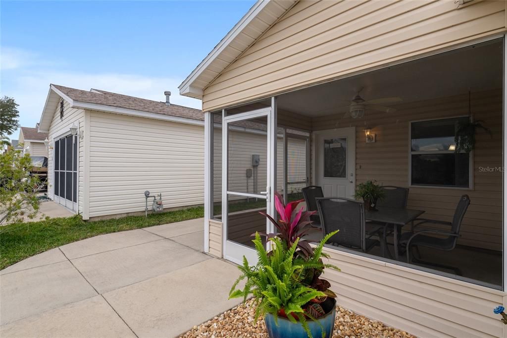 For Sale: $249,000 (2 beds, 2 baths, 1188 Square Feet)