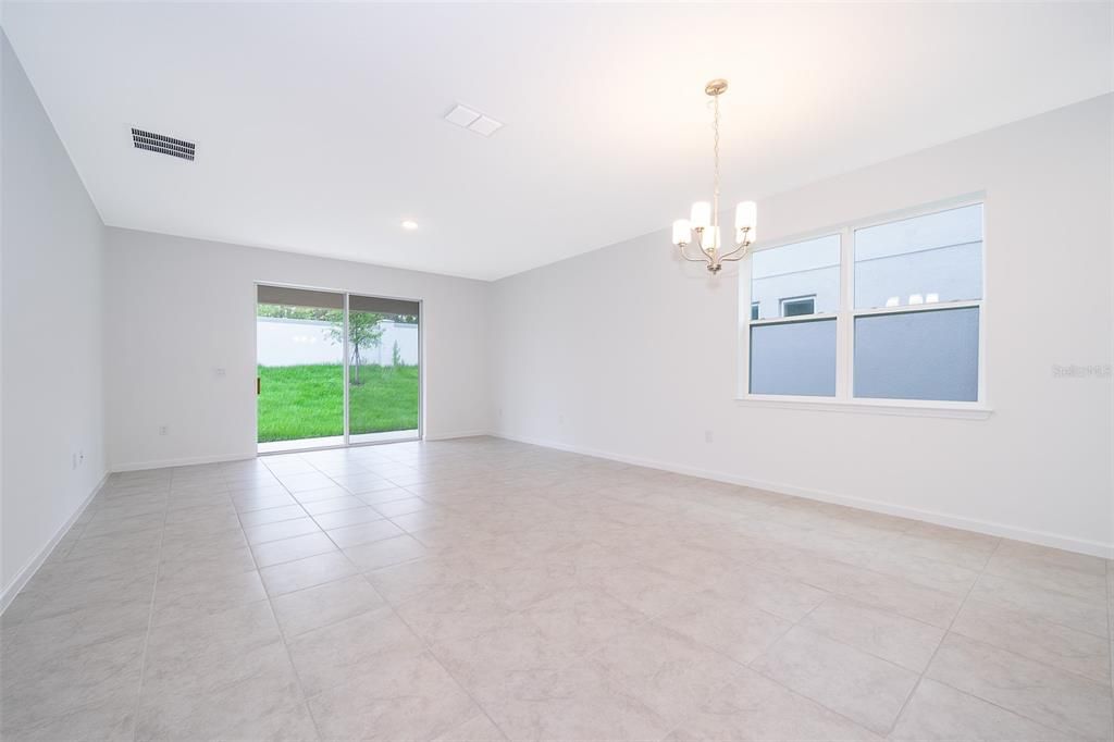 出租: $2,650 (4 贝兹, 2 浴室, 1987 平方英尺)