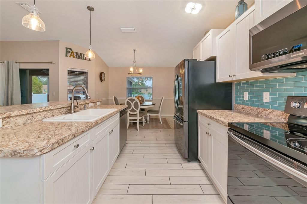 待售: $379,000 (3 贝兹, 2 浴室, 1447 平方英尺)