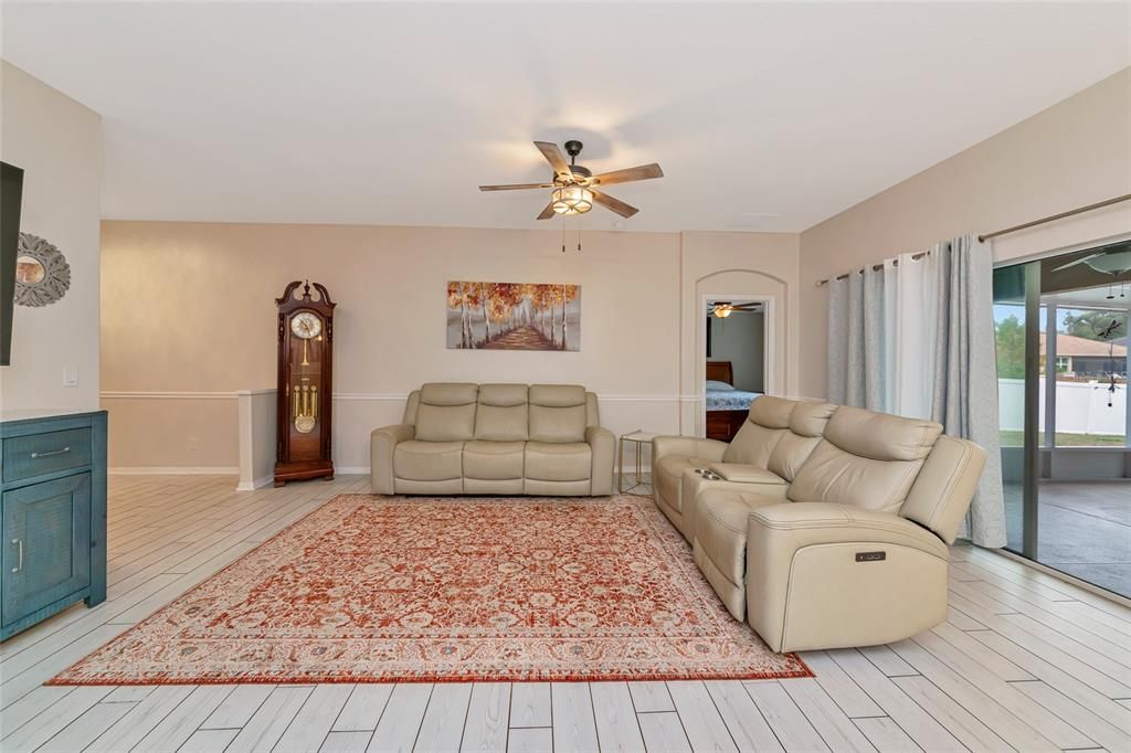 待售: $379,000 (3 贝兹, 2 浴室, 1447 平方英尺)