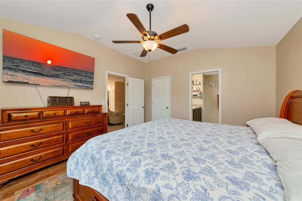 待售: $379,000 (3 贝兹, 2 浴室, 1447 平方英尺)