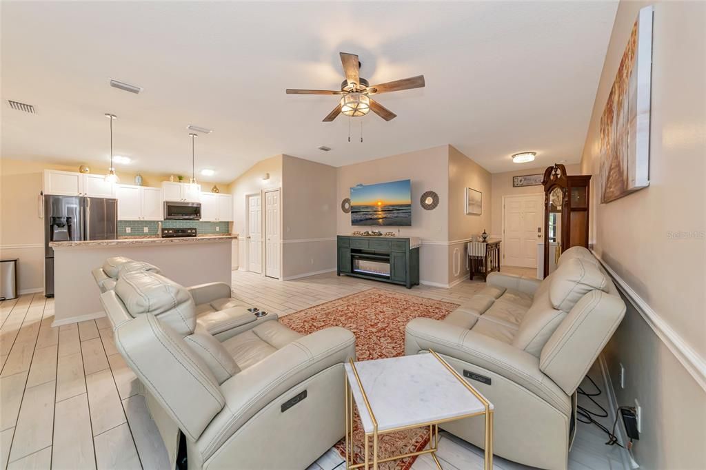 待售: $379,000 (3 贝兹, 2 浴室, 1447 平方英尺)