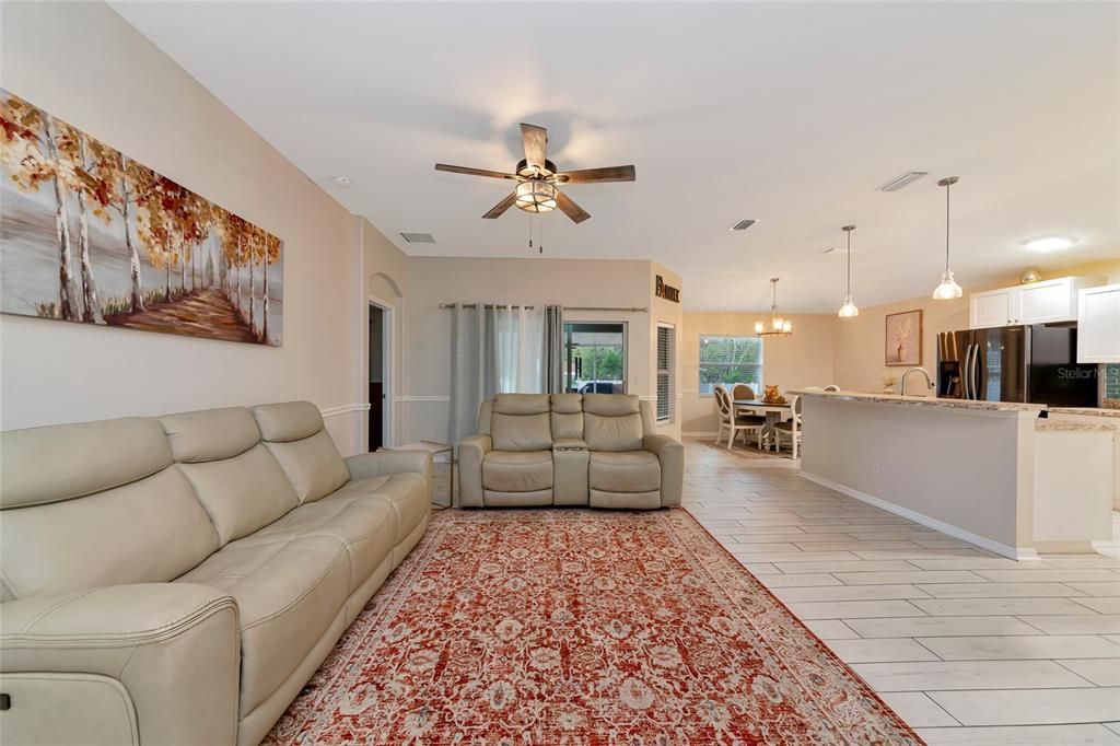 待售: $379,000 (3 贝兹, 2 浴室, 1447 平方英尺)