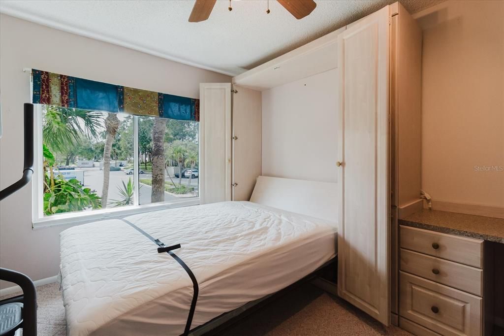 На продажу: $214,900 (2 спален, 2 ванн, 1020 Квадратных фут)