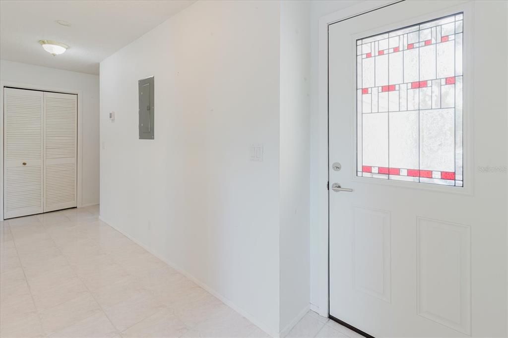 На продажу: $214,900 (2 спален, 2 ванн, 1020 Квадратных фут)