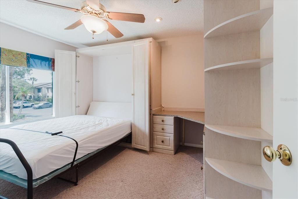 На продажу: $214,900 (2 спален, 2 ванн, 1020 Квадратных фут)