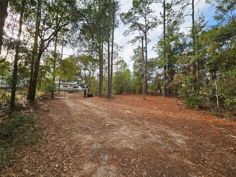 На продажу: $18,000 (1.25 acres)