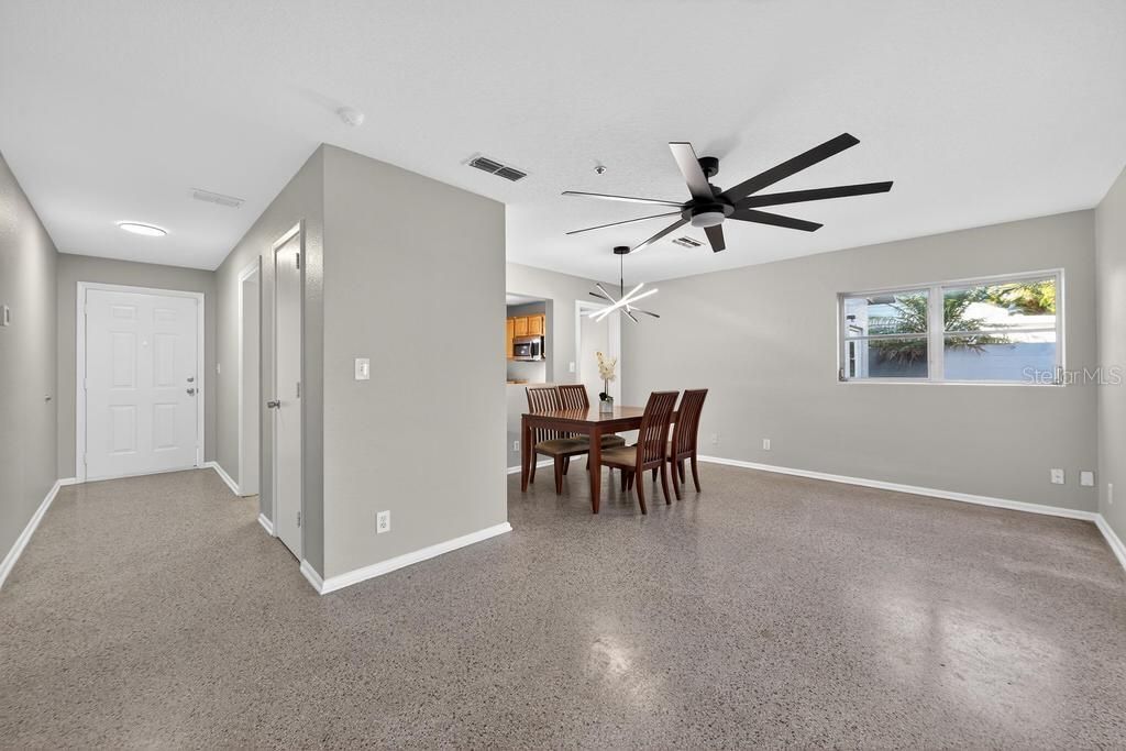 待售: $329,900 (3 贝兹, 2 浴室, 1431 平方英尺)