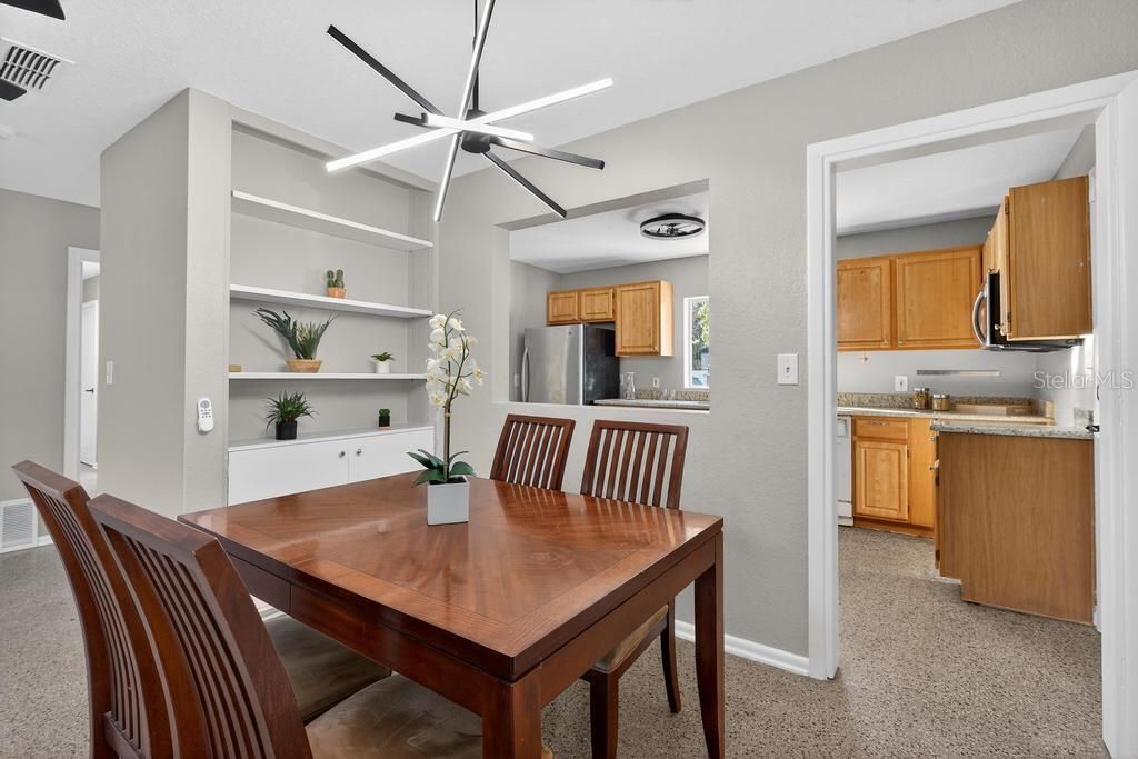 待售: $329,900 (3 贝兹, 2 浴室, 1431 平方英尺)