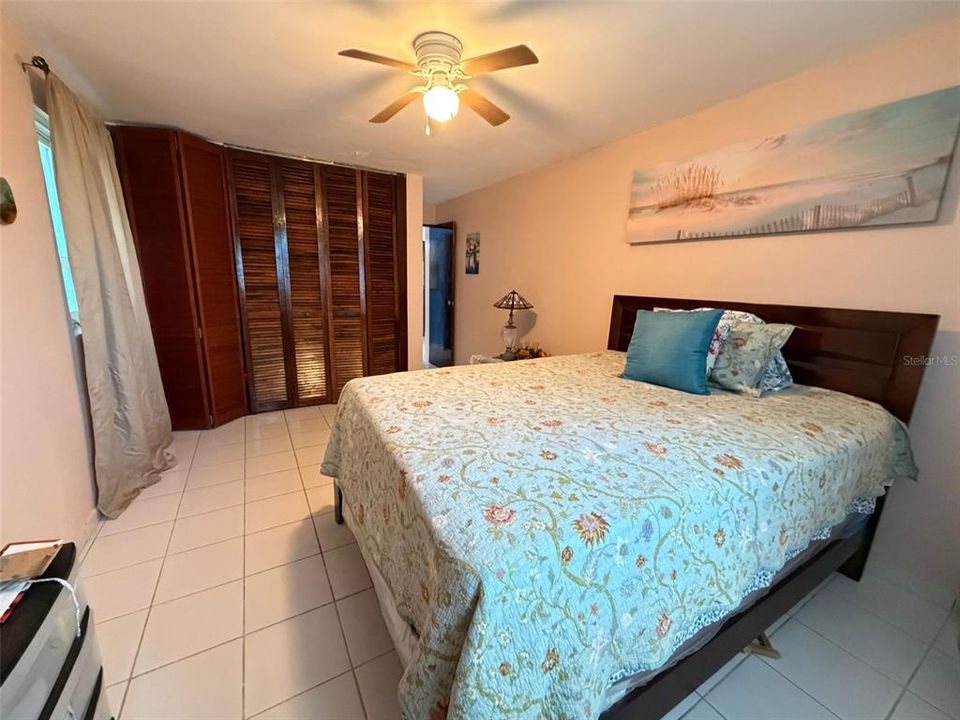 На продажу: $289,000 (4 спален, 2 ванн, 2169 Квадратных фут)