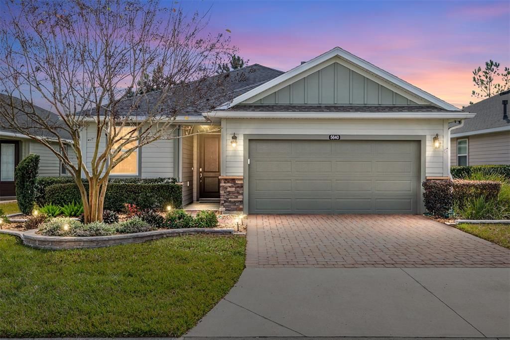 For Sale: $324,000 (2 beds, 2 baths, 1454 Square Feet)