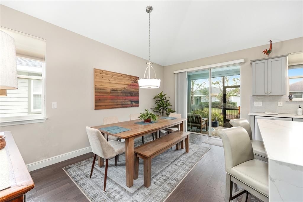 For Sale: $324,000 (2 beds, 2 baths, 1454 Square Feet)