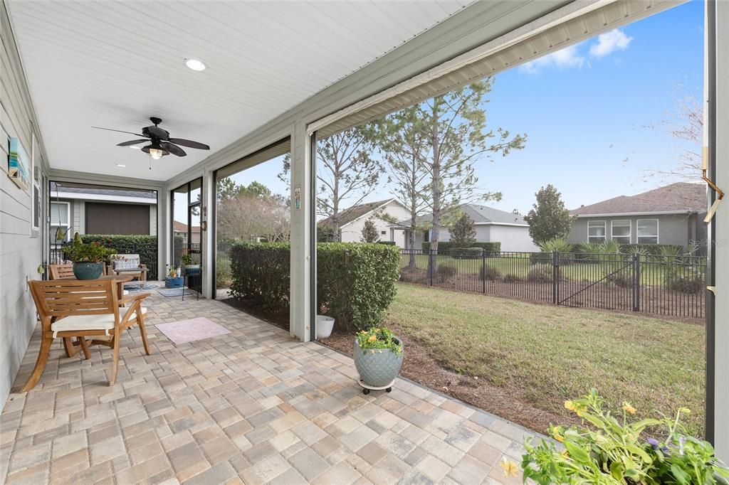 For Sale: $324,000 (2 beds, 2 baths, 1454 Square Feet)