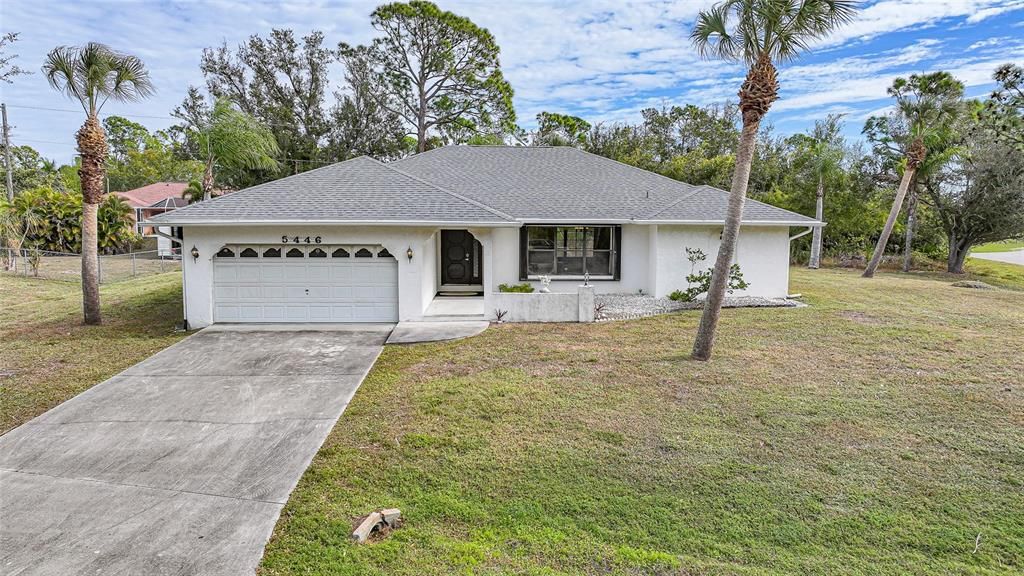 待售: $240,000 (3 贝兹, 2 浴室, 1639 平方英尺)