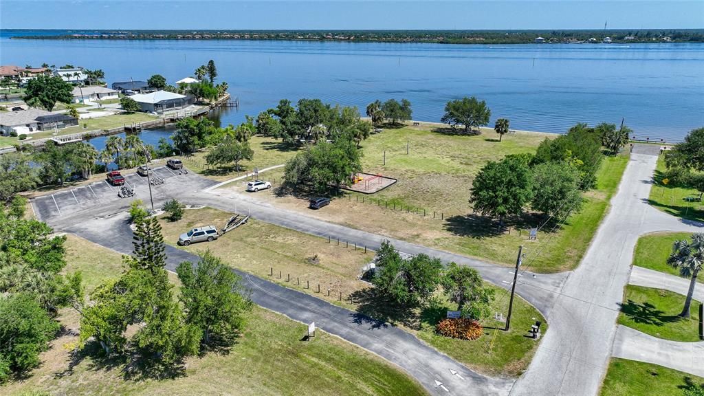 待售: $240,000 (3 贝兹, 2 浴室, 1639 平方英尺)