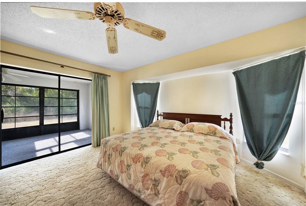 待售: $240,000 (3 贝兹, 2 浴室, 1639 平方英尺)