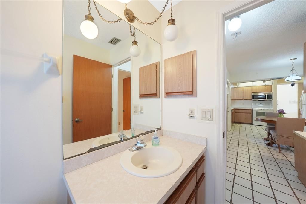 待售: $240,000 (3 贝兹, 2 浴室, 1639 平方英尺)