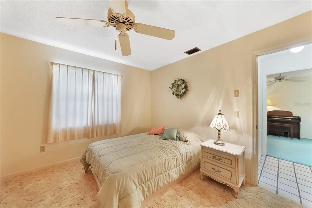 待售: $240,000 (3 贝兹, 2 浴室, 1639 平方英尺)