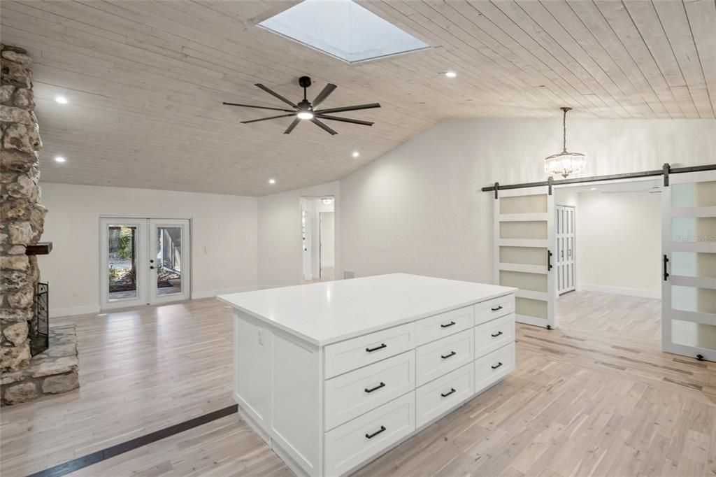 На продажу: $999,000 (5 спален, 3 ванн, 2082 Квадратных фут)