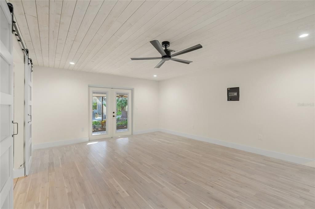 На продажу: $999,000 (5 спален, 3 ванн, 2082 Квадратных фут)