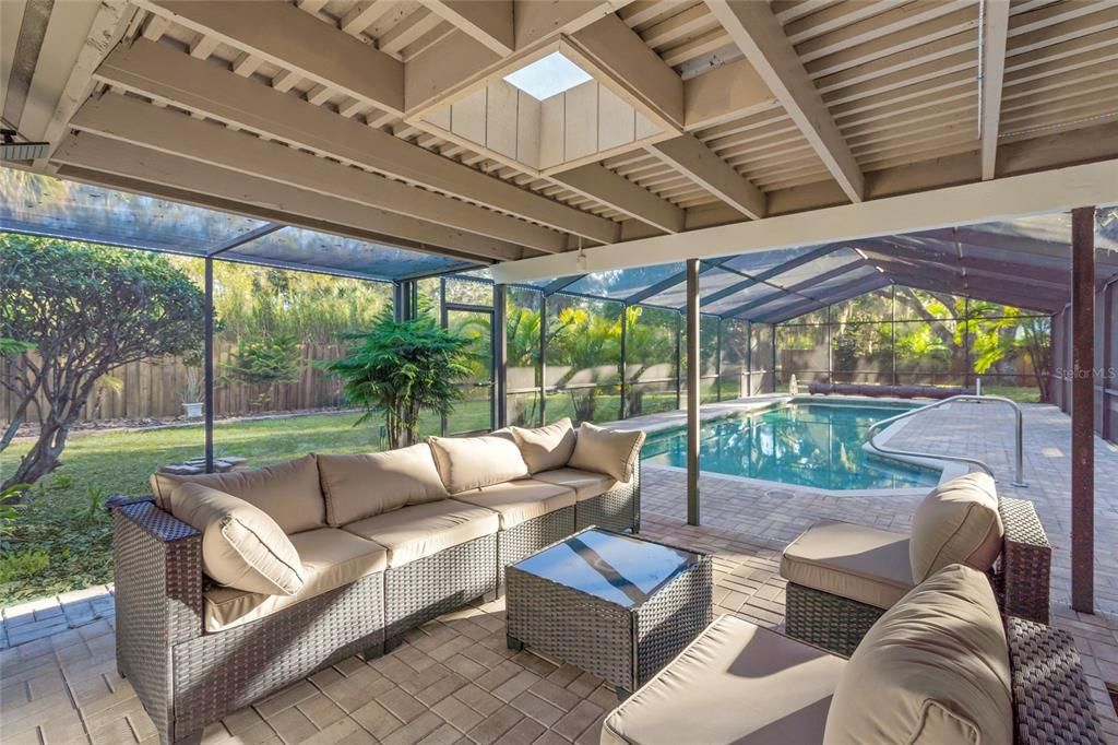 На продажу: $999,000 (5 спален, 3 ванн, 2082 Квадратных фут)