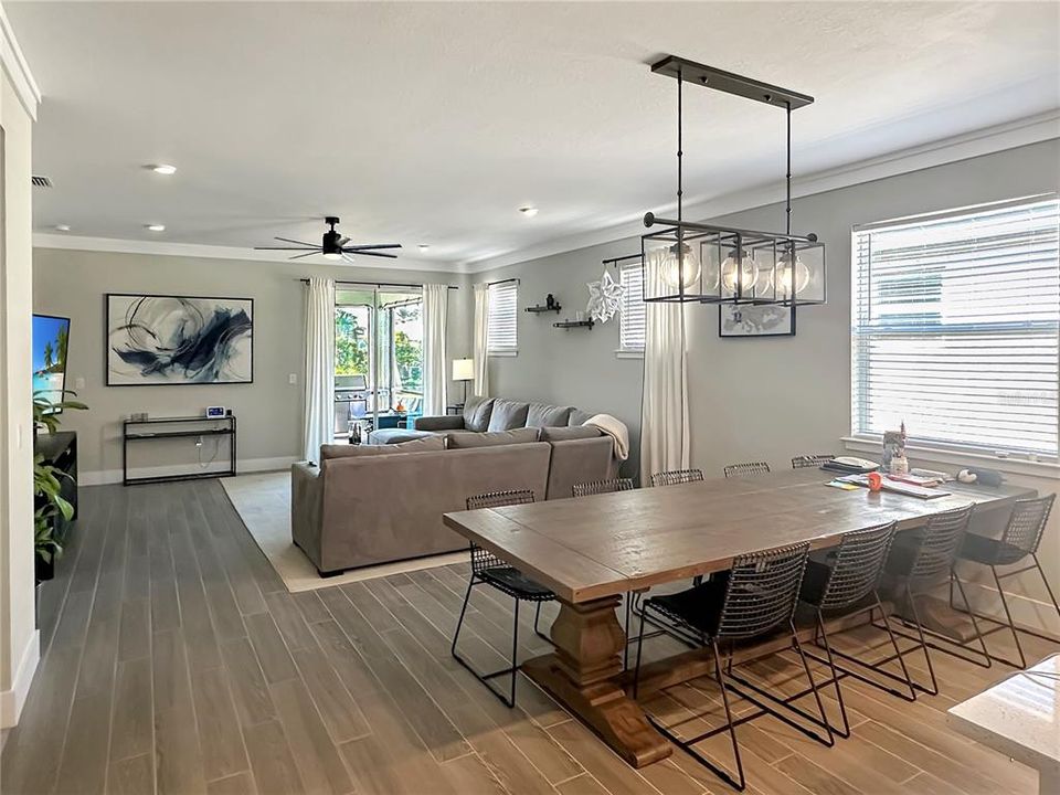 出租: $3,500 (4 贝兹, 3 浴室, 2357 平方英尺)