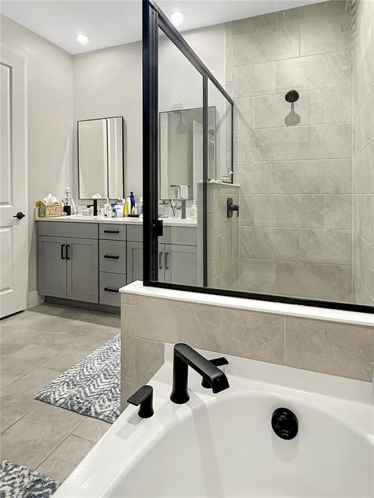 出租: $3,500 (4 贝兹, 3 浴室, 2357 平方英尺)