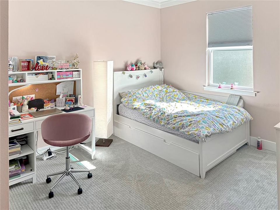 出租: $3,500 (4 贝兹, 3 浴室, 2357 平方英尺)