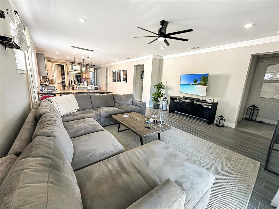 出租: $3,500 (4 贝兹, 3 浴室, 2357 平方英尺)